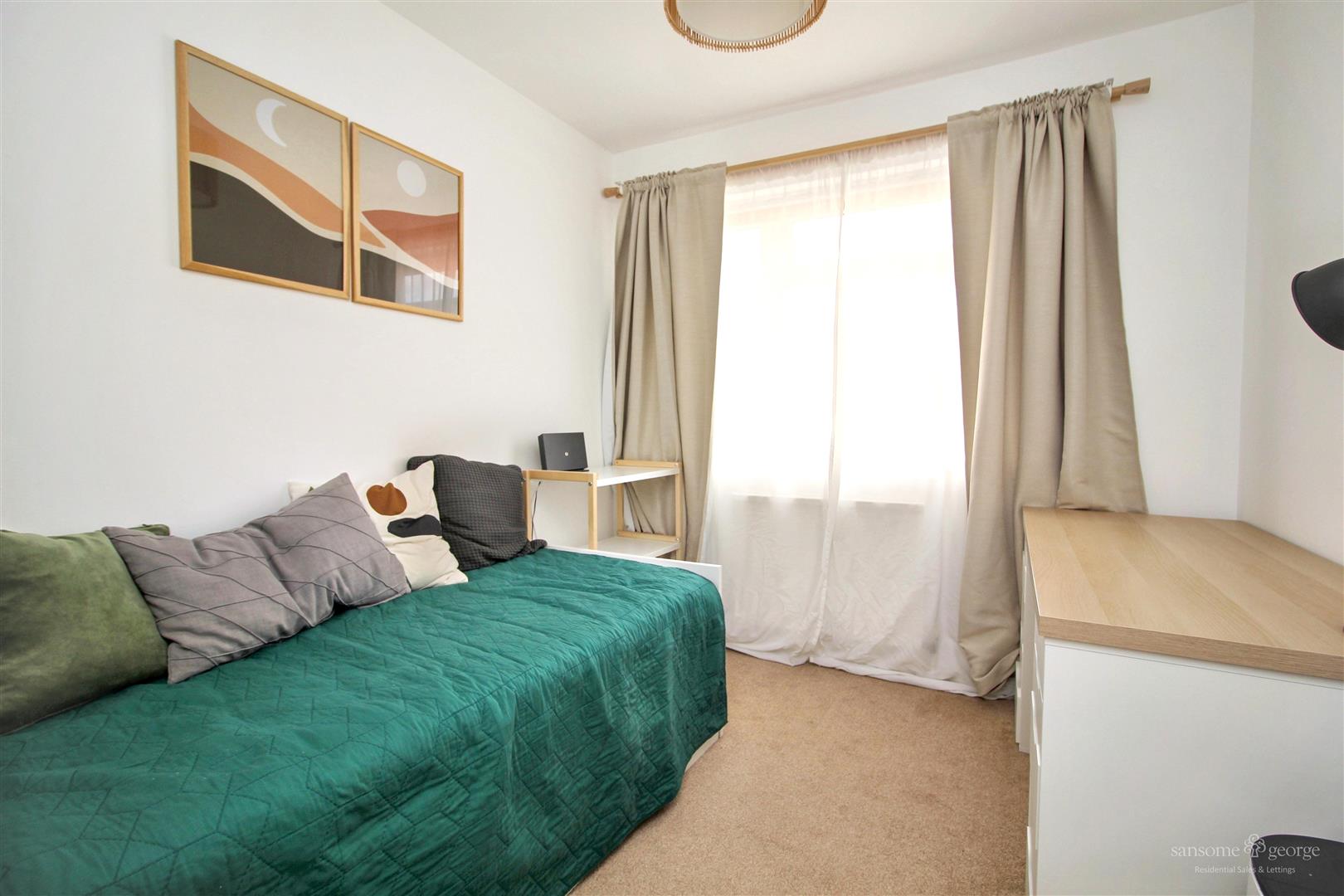 Ashton Close, Tilehurst, Reading